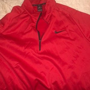1/4 ZIP NIKE PULL OVER. NEVER WORN